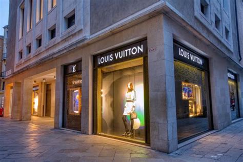 магазин louis vuitton